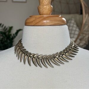2010 Vintage Gold Chevron Leaf Statement Collar Necklace